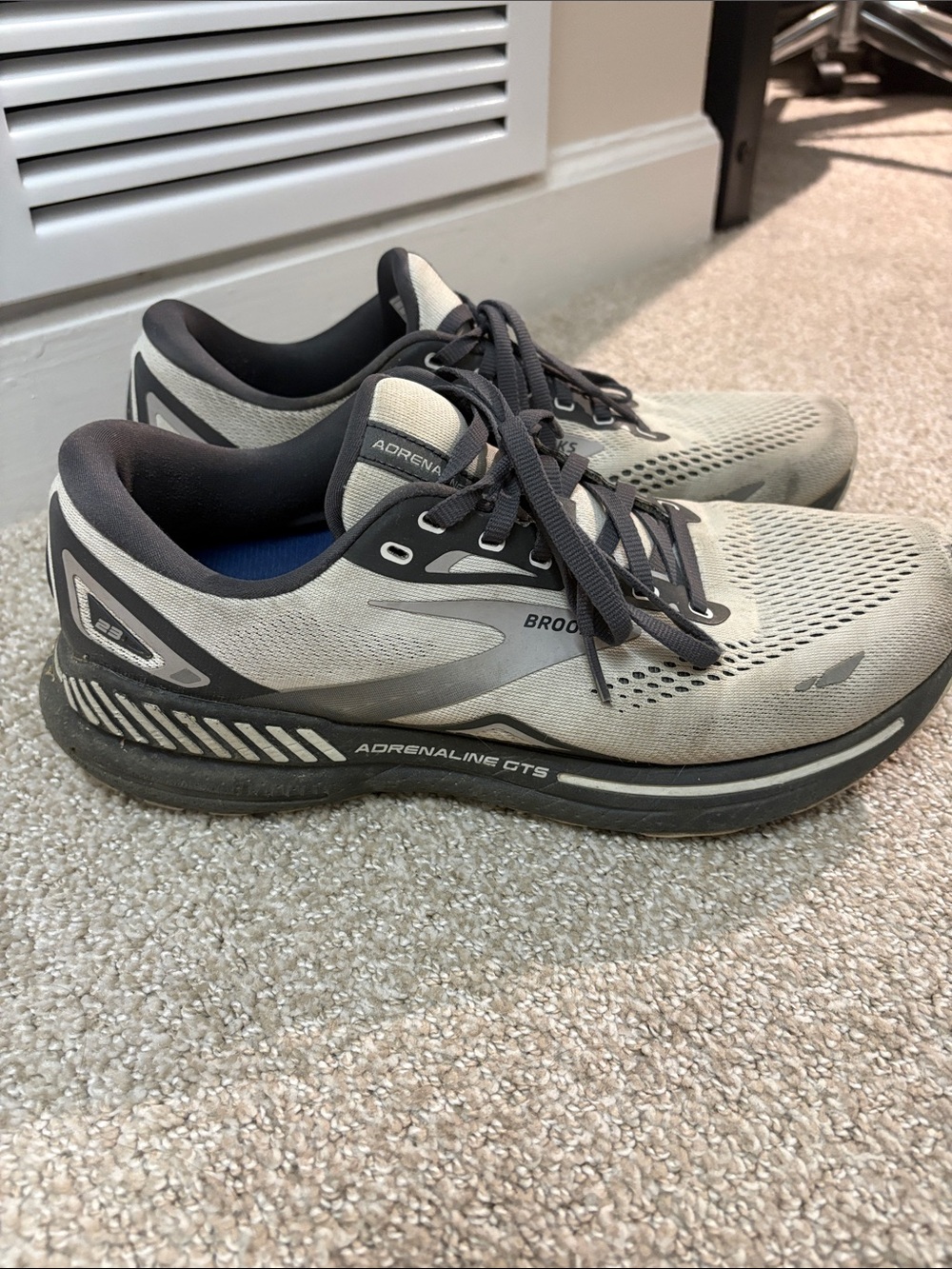 Brooks Men's Adrenaline GTS Running Shoes - Gray/Black